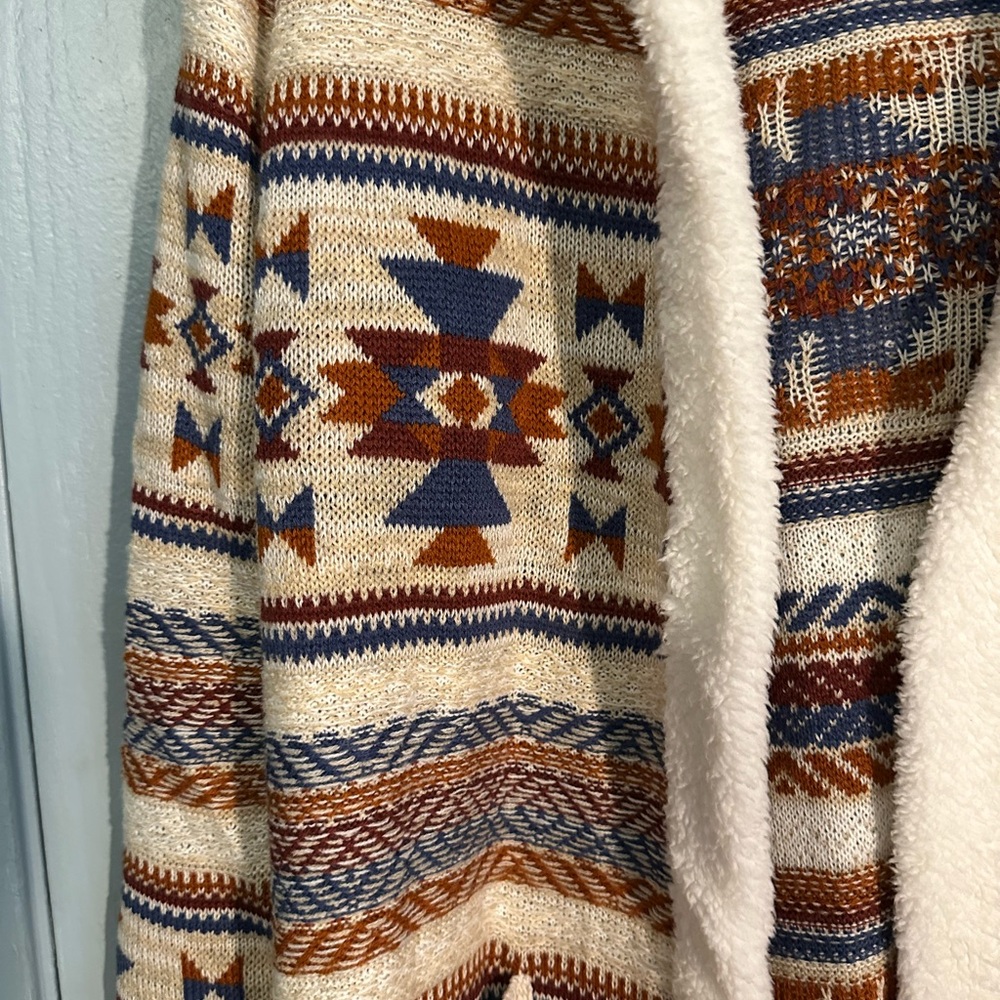 No Boundaries hooded long cardigan, southwest design, furry hood, L, EUC - Picture 4 of 9